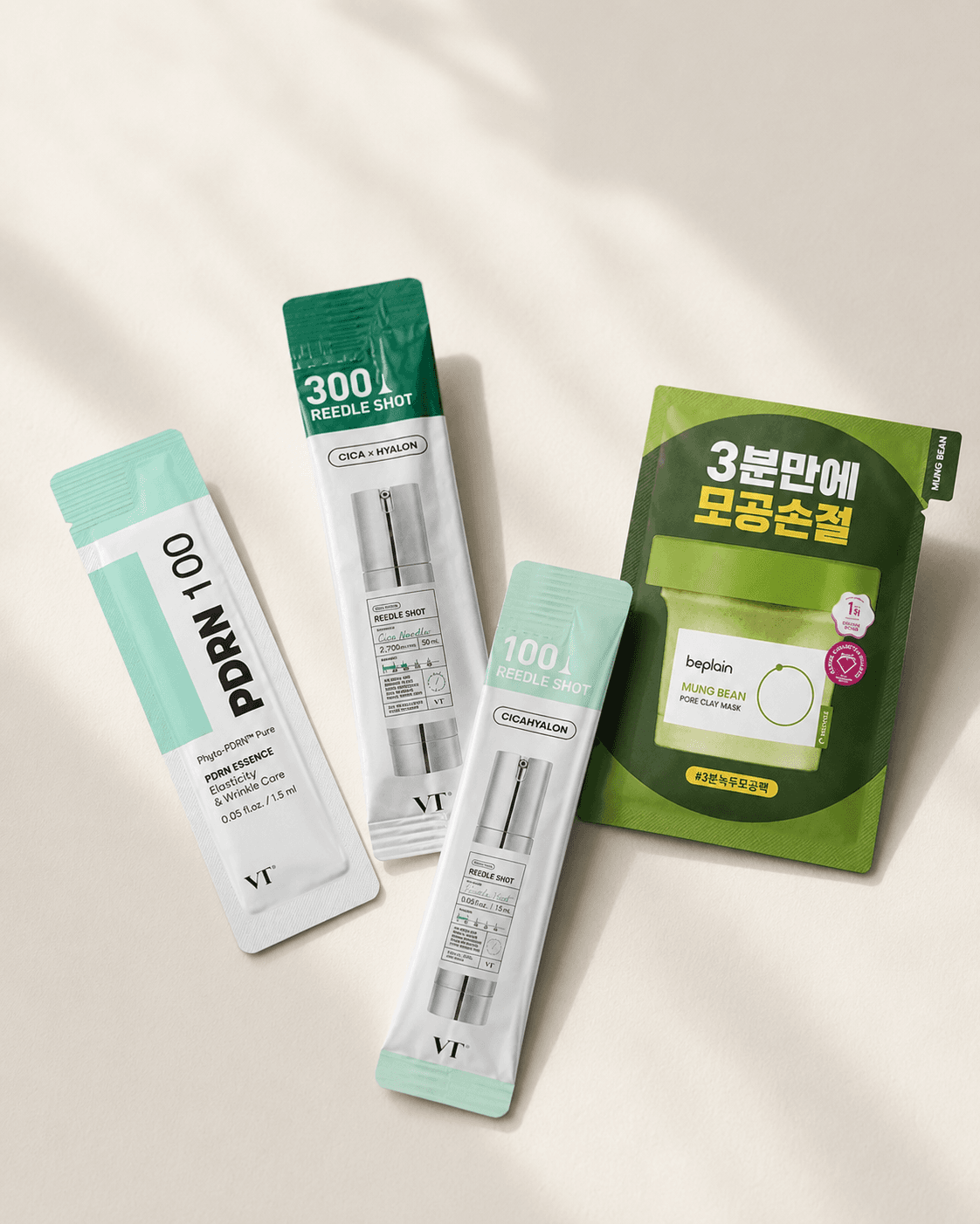 Muestras de skincare coreano sobre papel